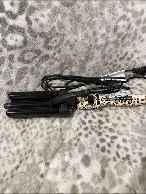 Beachwaver 3-Bar Waver in Beige Leopard Print
